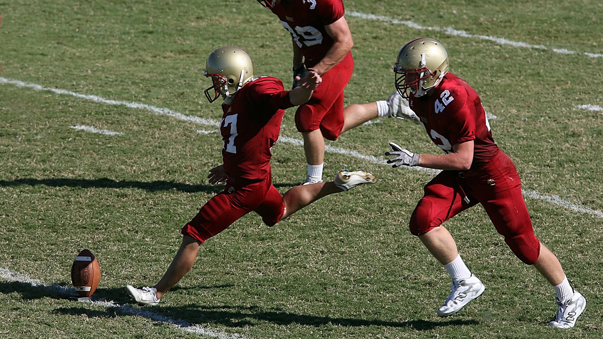 英格兰队成功击败德国，晋级欧国盃四强，英格兰联赛杯欧战