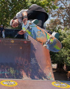 九游网游官网-全国青少年滑板锦标赛青春燃烧，中国青少年滑板锦标赛冠军