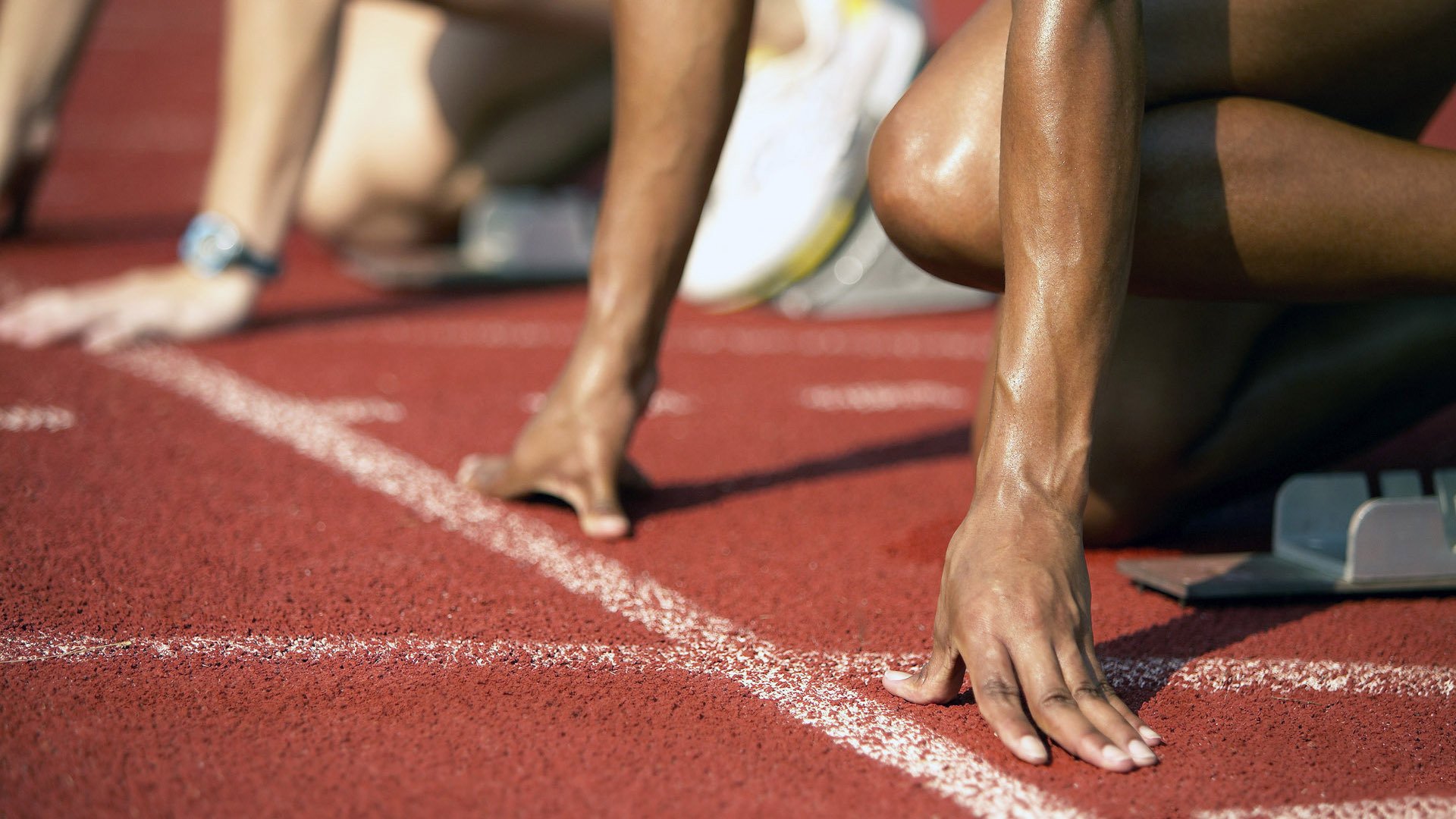 “德甲赛场火光四溅，领跑球队压力持续升高”，德甲全程